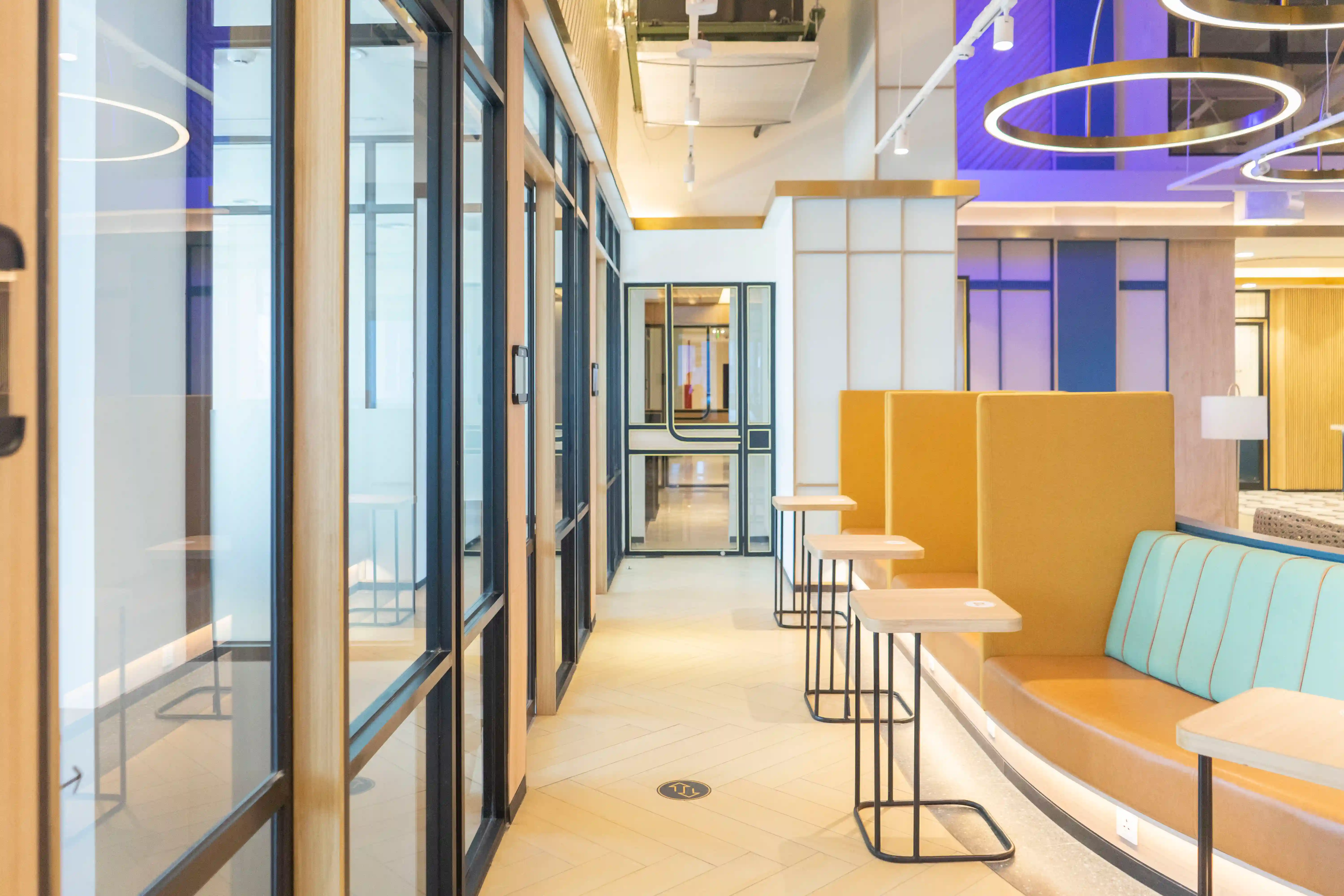 ruang kantor coworking space gowork kemang x jakarta selatan