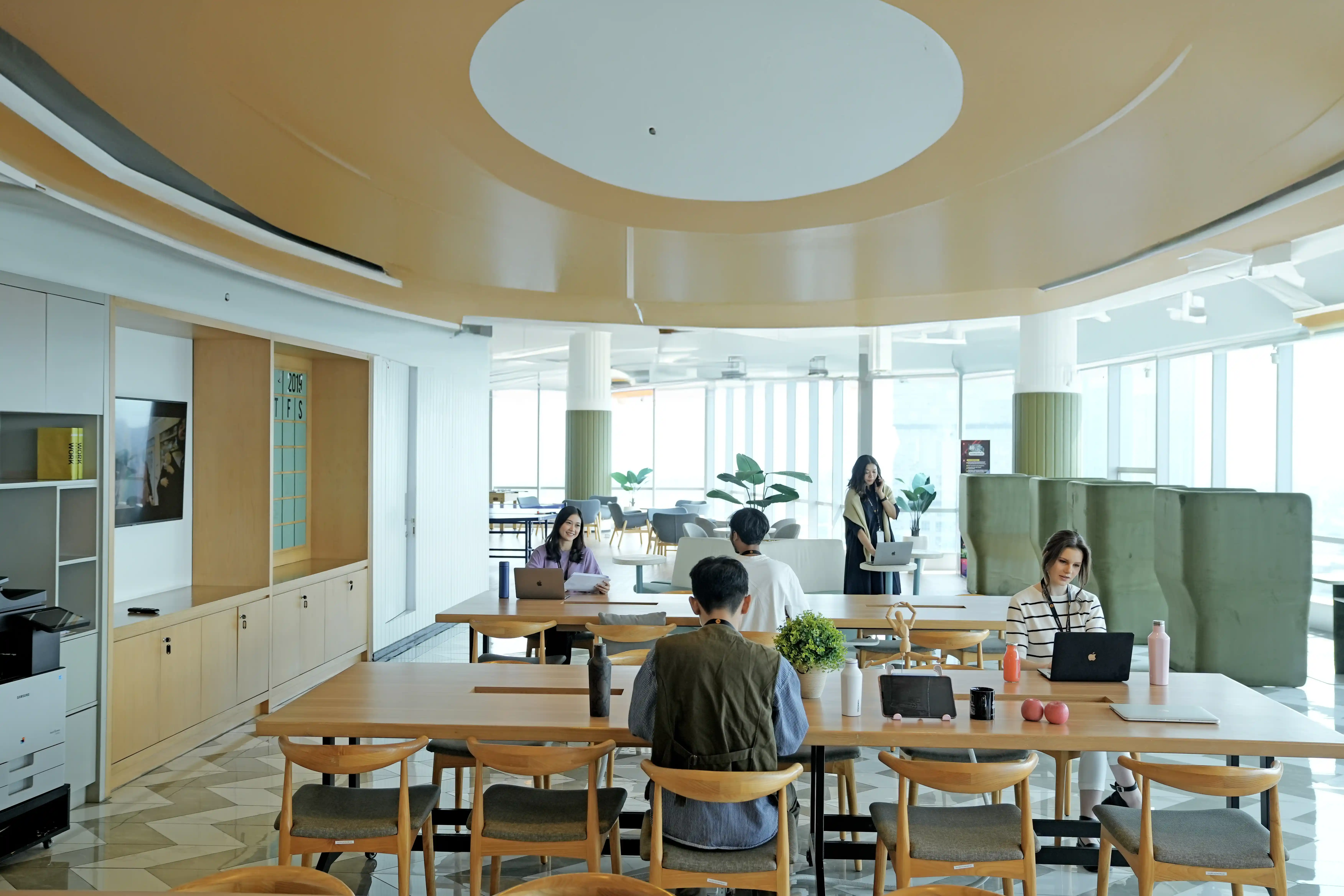 ruang kerja coworking space gowork pondok indah office tower jakarta selatan