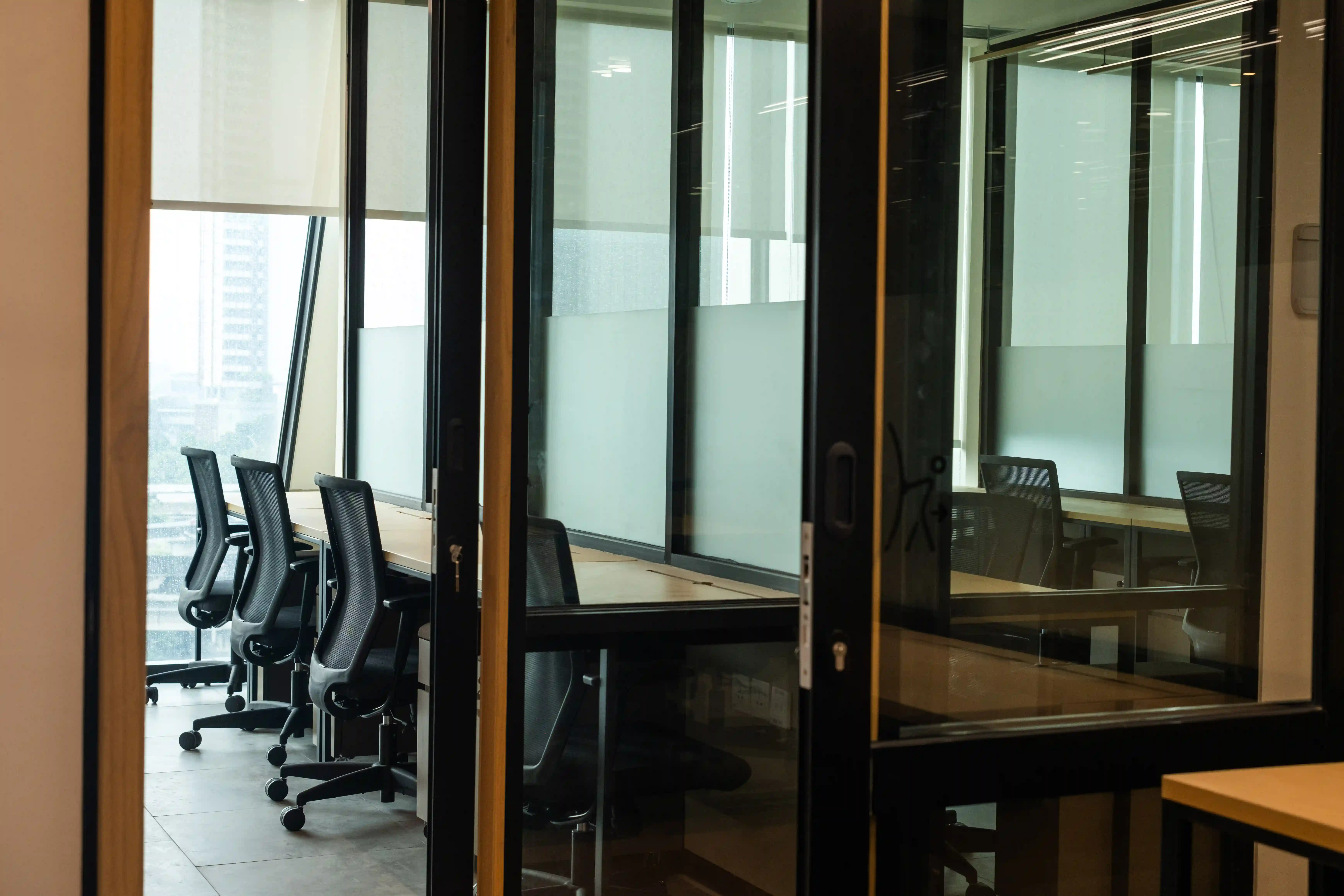 ruang kerja private office gowork the sima jakarta selatan