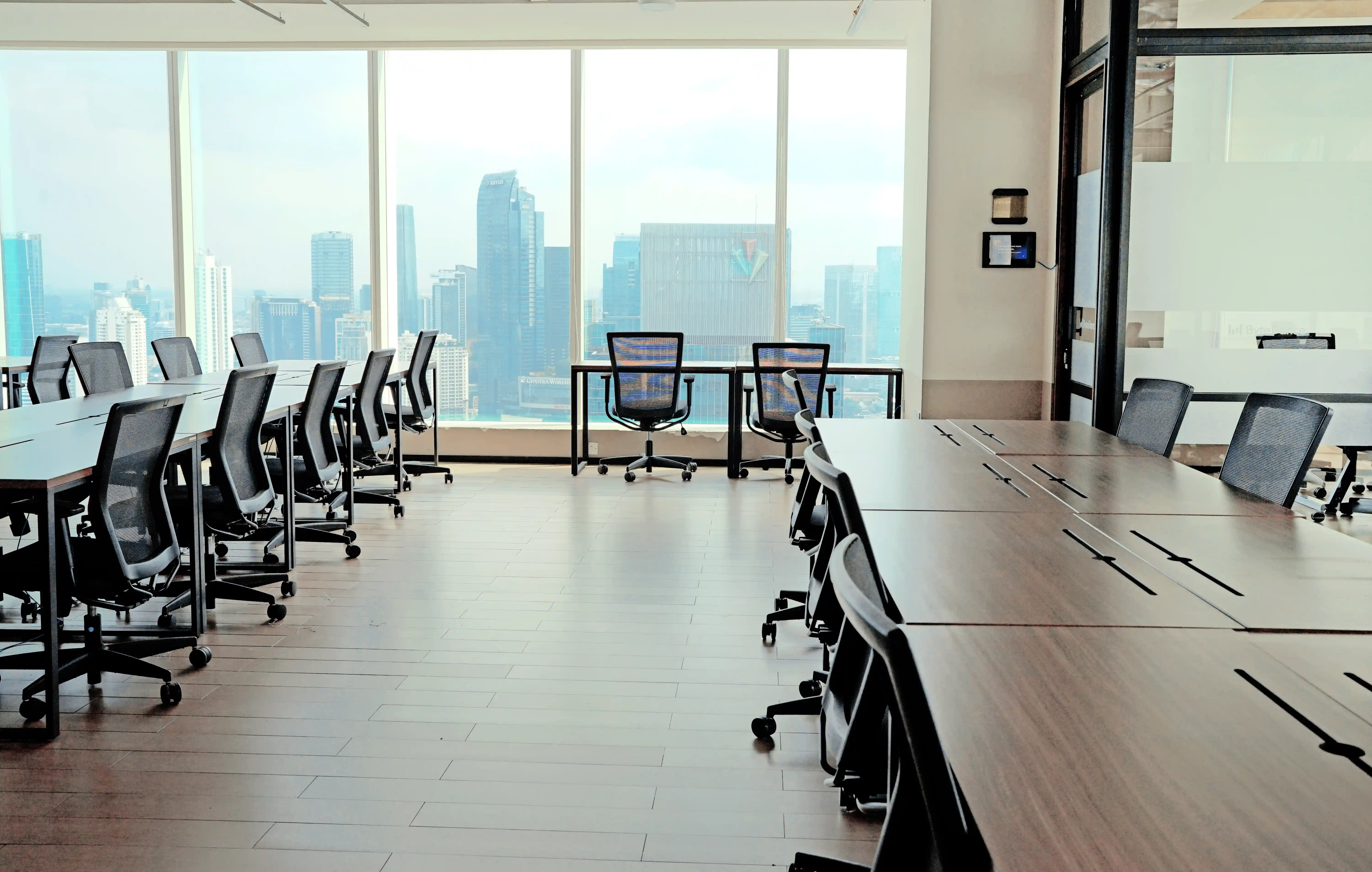 ruang kerja enterprise solution gowork millennium centennial center jakarta selatan