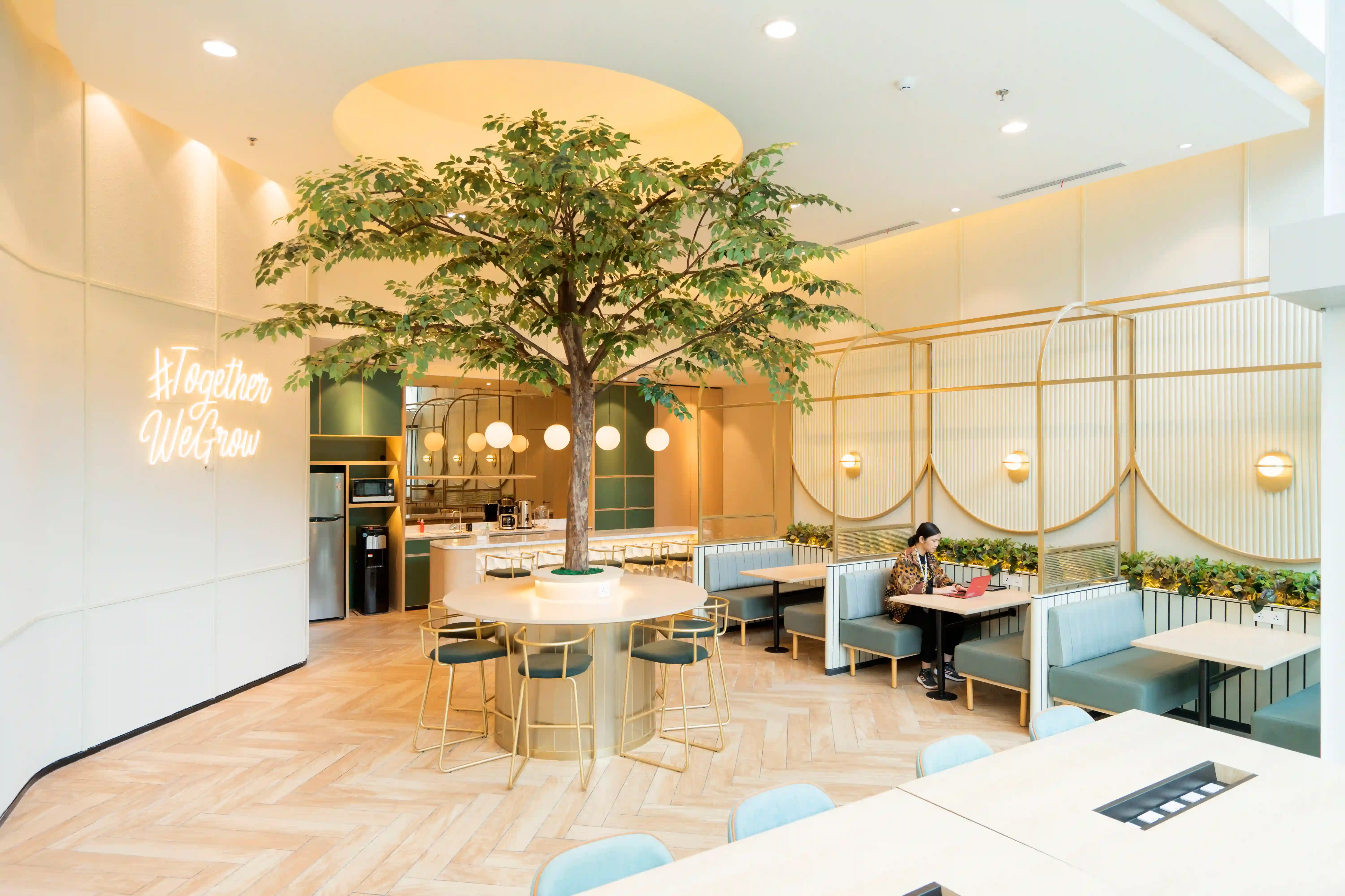 ruang kantor coworking space gowork lippo mall puri jakarta barat