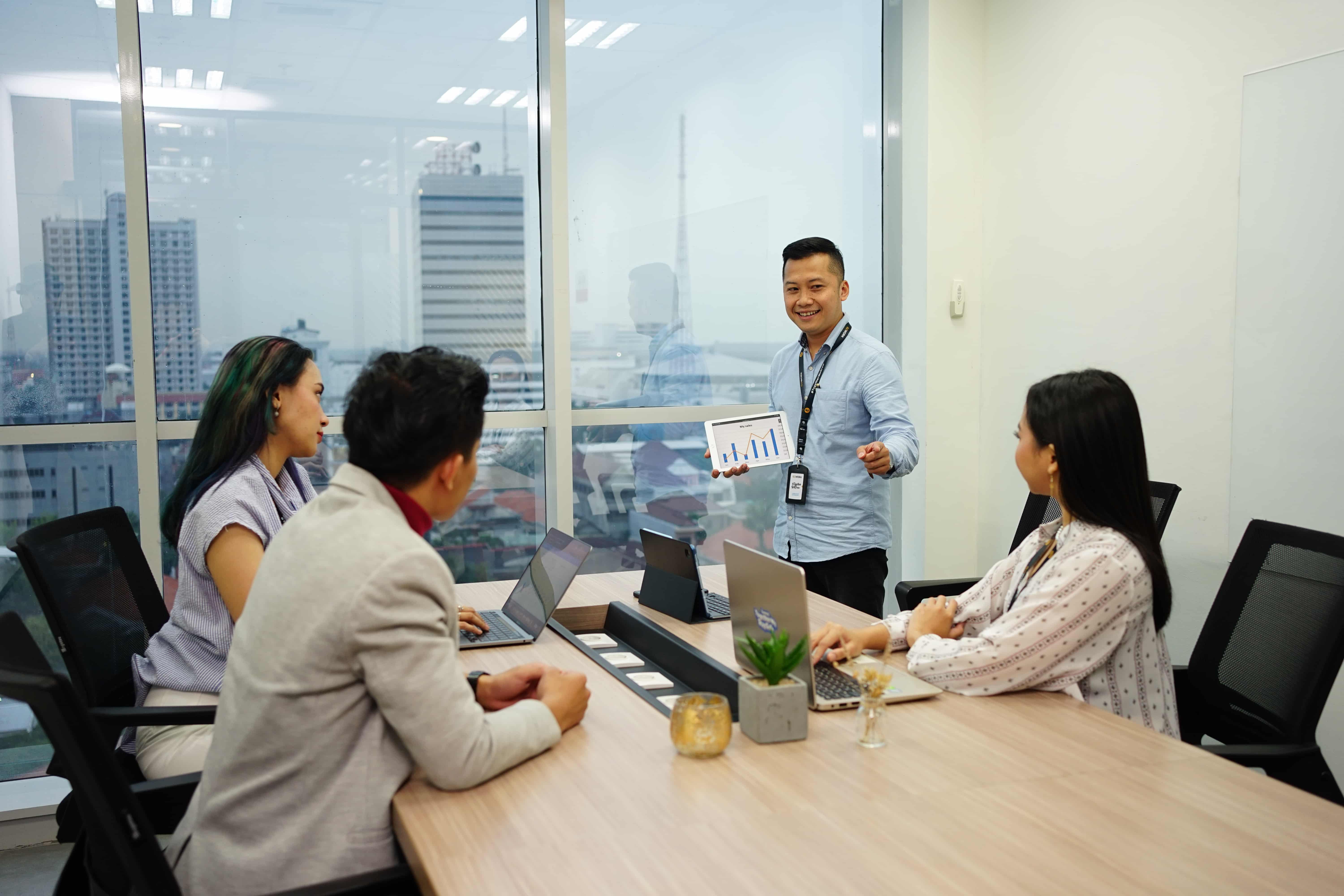 Ditugaskan Memimpin Rapat? Kenali Skill dan Tips Menjadi Moderator Meeting