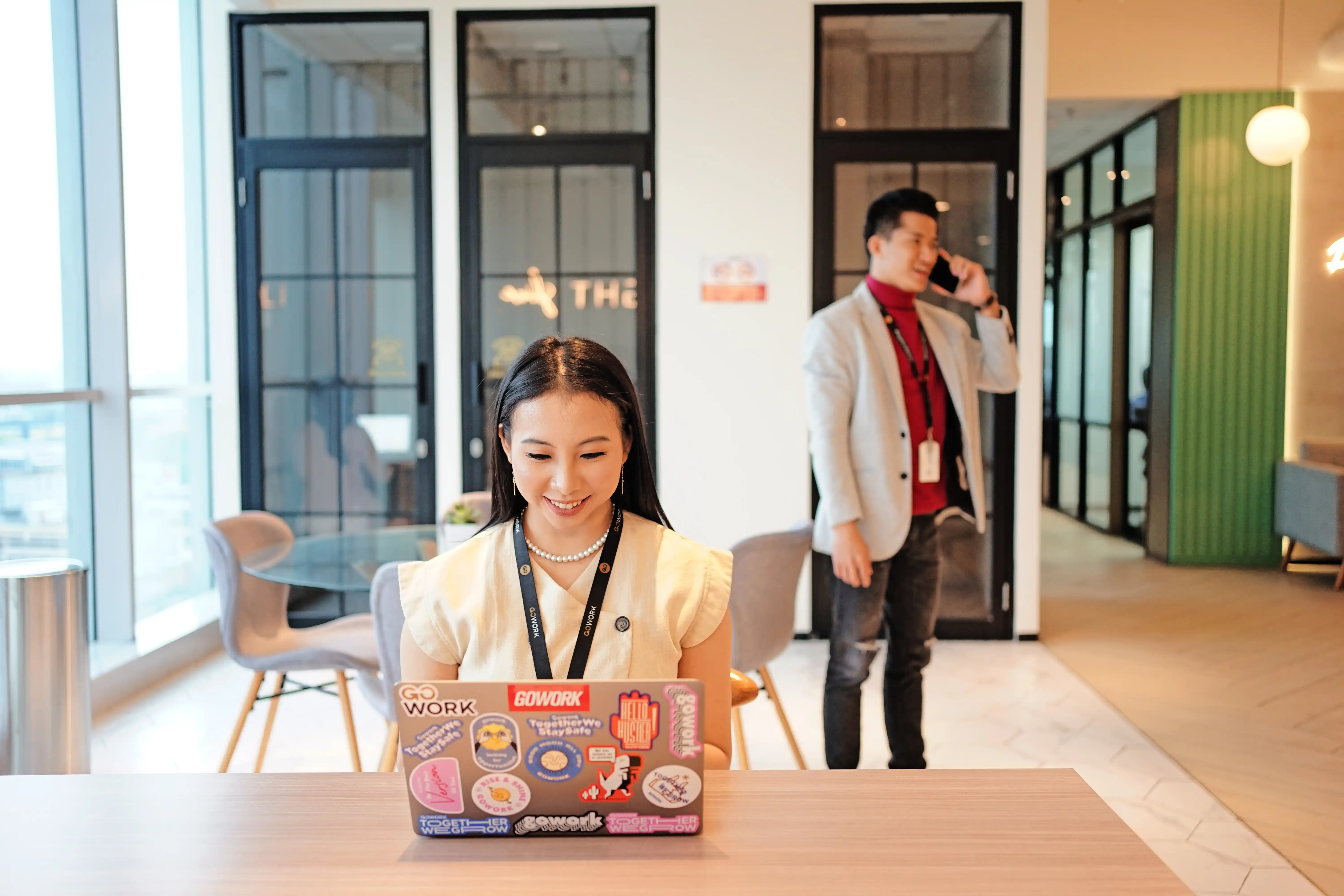 Trik Startup Sukses: 4 Peluang Emas yang Anda Dapat di Coworking Space Surabaya