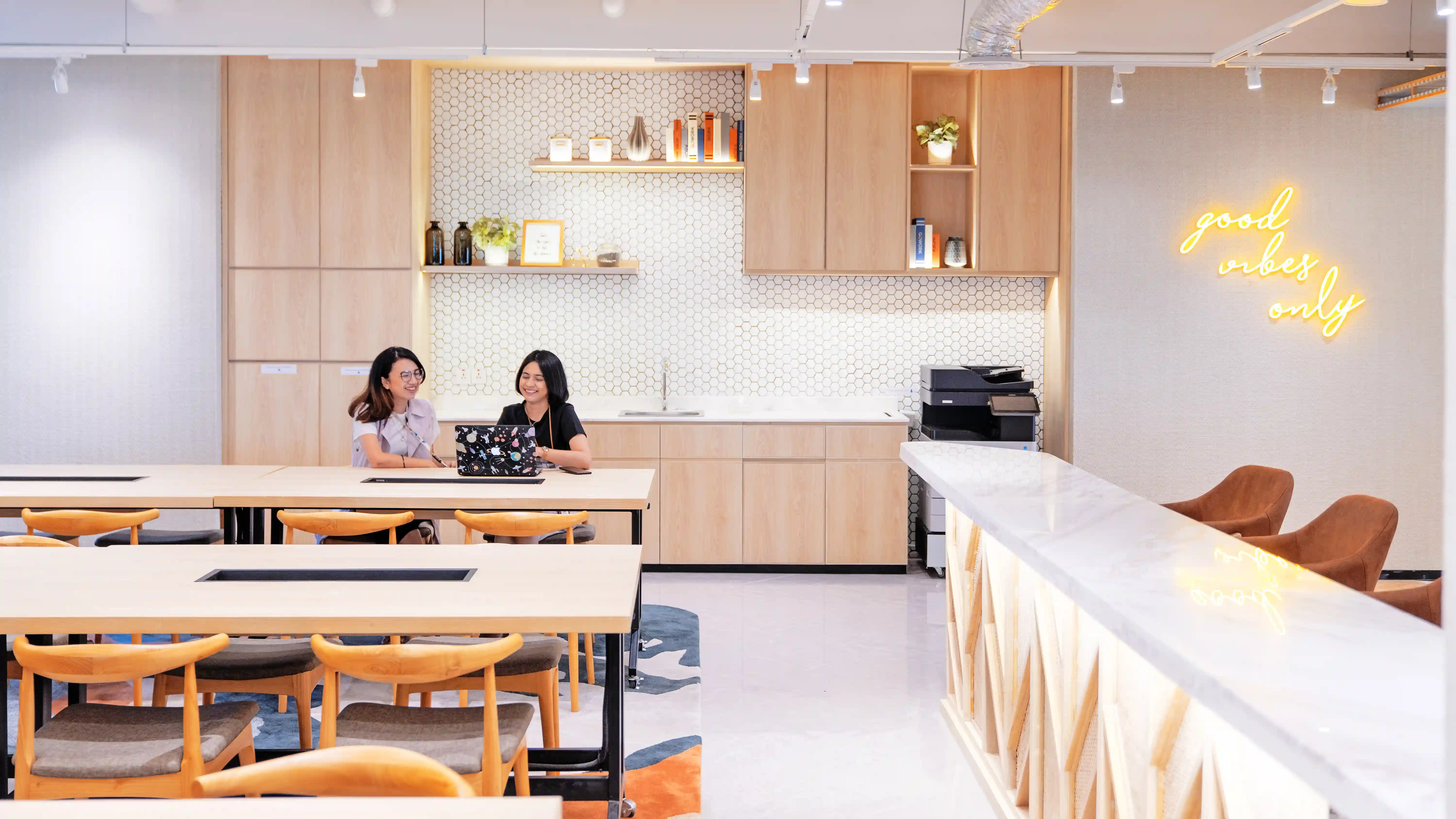 Bukan Sekedar Tempat Kerja: Workspace Seperti Apa yang Dibutuhkan Wanita Masa Kini?